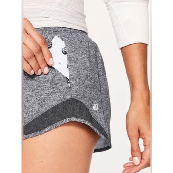 Lululemon Hotty Hot Short II Women’s 8 2.5” Running Athletic Activewear Gym - Picture 3 of 12